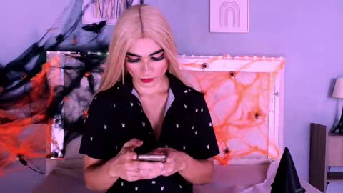 Snapshot of emily_castillo_1 chatting on October 7, 1:34 am emily_castillo_1 online show from October 7, 1:34 am
