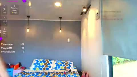 emily_foru online show from April 19, 6:32 pm