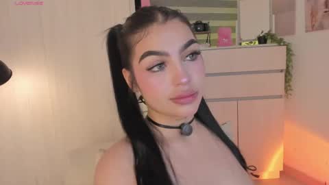 EmilyKenner  Independent model  online show from May 17, 12:03 pm