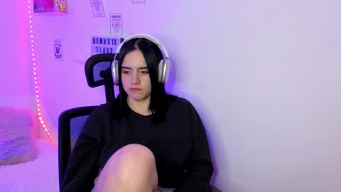 Emily Lindey online show from March 13, 5:44 am