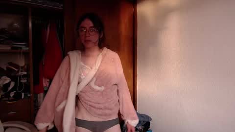 emily_pearl_ online show from September 11, 10:44 pm