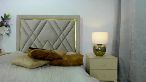 Emily online show from November 4, 7:26 pm