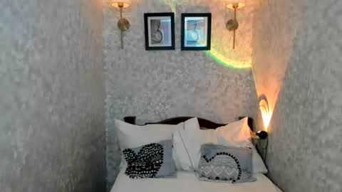 emily_rosue_ online show from July 25, 2:20 am