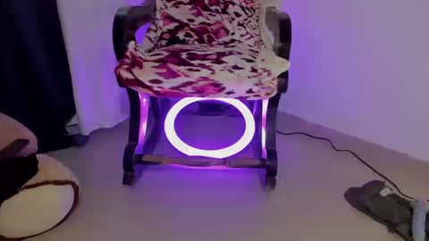 Snapshot of emily_sejmet chatting on September 23, 10:38 pm  SEJMET LOVE online show from September 23, 10:38 pm