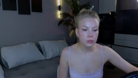 emily shepard online show from June 17, 2:27 am