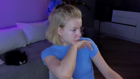 emily shepard online show from July 8, 1:20 am