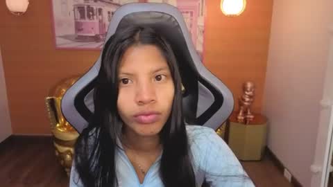 emily_smith_t online show from July 21, 12:29 pm