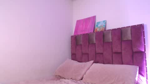 emily_w2 online show from September 12, 4:25 am