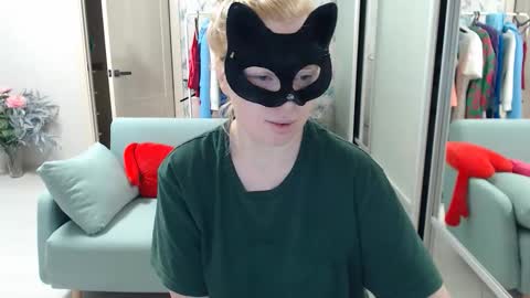 Emily online show from March 11, 5:27 pm