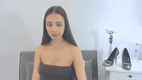 EmilyCharming online show from February 4, 9:10 pm