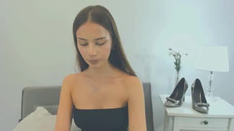 EmilyCharming online show from February 8, 9:24 am