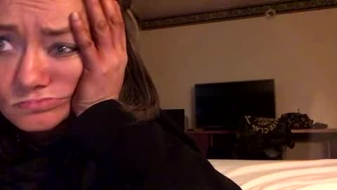 emilyclear online show from April 29, 6:29 am