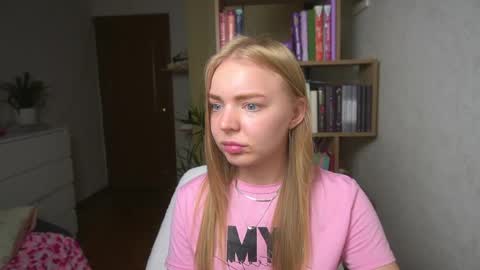 Emilyemmi online show from July 25, 9:24 pm