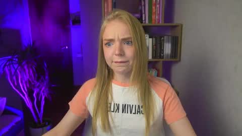 Emilyemmi online show from July 24, 9:23 pm