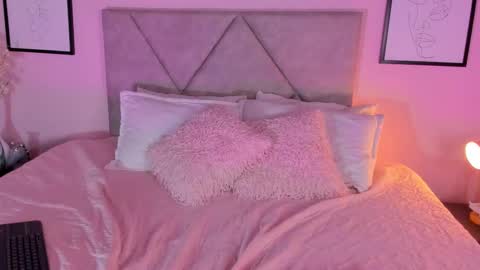 Emily online show from September 28, 11:19 am