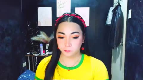 emilyhotasian online show from April 15, 11:13 am