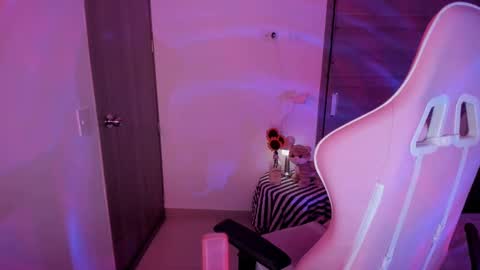 EMILY online show from February 21, 3:45 am