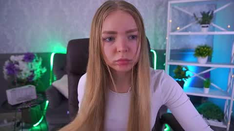  MY NAME IS Emily WELCOME EVERYONE I WILL BE HAPPY TO GIVE YOU WHAT YOU HAVE DREAMED OF FOR SO LONG online show from December 17, 7:04 am