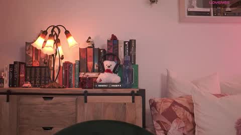 IG thickemmsss online show from March 15, 5:16 pm