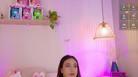 Emily Bank online show from May 25, 7:20 pm