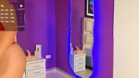 emilyy_cooperr online show from June 5, 12:21 pm