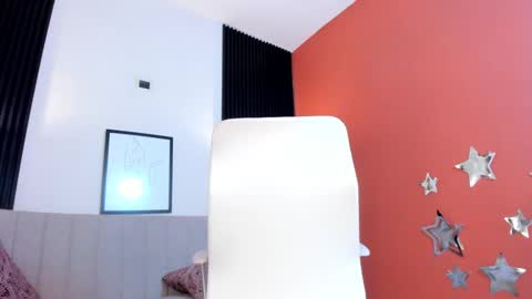 emilyy_kim online show from October 1, 10:30 pm