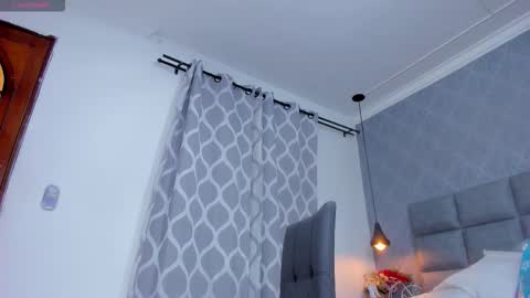 emilyy_r online show from February 20, 7:05 pm