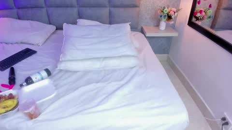 emilyy_r online show from February 28, 7:40 pm