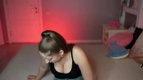 Emily online show from July 10, 5:28 pm
