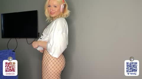 Snapshot of eminent_eva chatting on January 29, 6:12 am Eminent Eva online show from January 29, 6:12 am