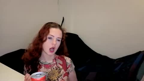 emliyjamesmjb online show from December 17, 9:21 pm