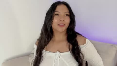 emma online show from April 12, 12:09 pm