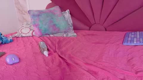 Snapshot of emma__10 chatting on October 9, 6:02 pm Emma online show from October 9, 6:02 pm