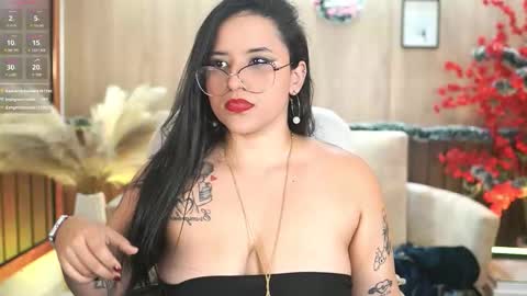 emma__walkerr_ online show from December 22, 7:20 pm