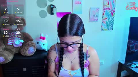 emma_boo_ online show from June 3, 2:20 pm