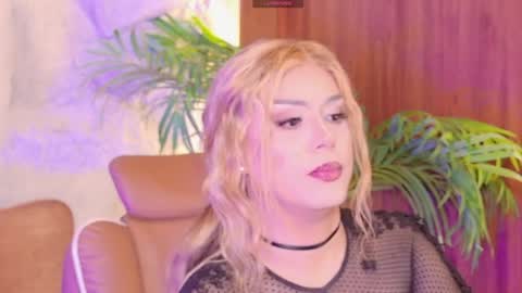 emma_dragon online show from April 7, 4:36 am