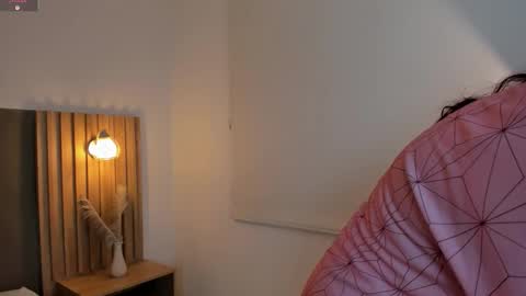 Snapshot of emma_fhox chatting on October 2, 3:27 am E M M A online show from October 2, 3:27 am