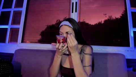 emma_jhoons online show from February 5, 11:47 am