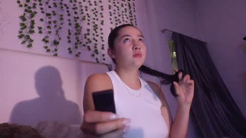 emma_johnson_ online show from October 19, 4:50 am