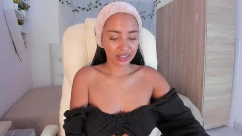 Emma online show from November 19, 7:12 pm