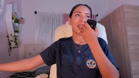 Emma online show from October 16, 7:56 pm