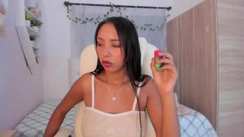 Emma online show from November 12, 8:11 pm