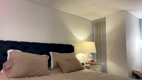 Snapshot of emma_lu1 chatting on December 10, 5:22 pm emma_lu1 online show from December 10, 5:22 pm