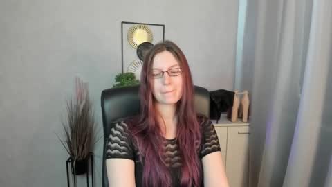 emma online show from April 15, 7:12 am