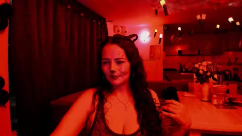 Snapshot of emma_luxy chatting on November 1, 12:44 am  emma luxy online show from November 1, 12:44 am