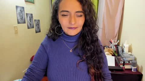 Snapshot of emma_luxy chatting on December 20, 7:01 am  emma luxy online show from December 20, 7:01 am