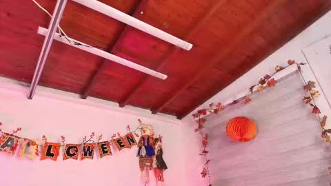 Snapshot of emma_madison_ chatting on October 21, 12:10 pm emma online show from October 21, 12:10 pm