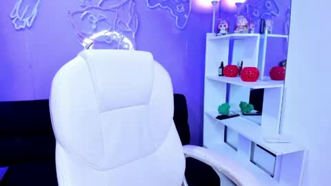 Emma Monserratt online show from April 20, 11:13 am