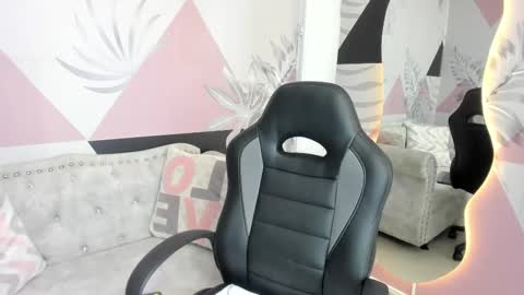 Emma online show from March 12, 7:36 pm