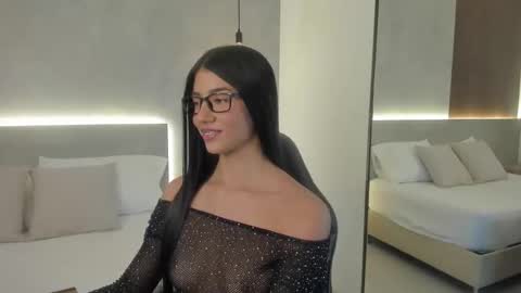 E M M A online show from March 25, 8:37 pm